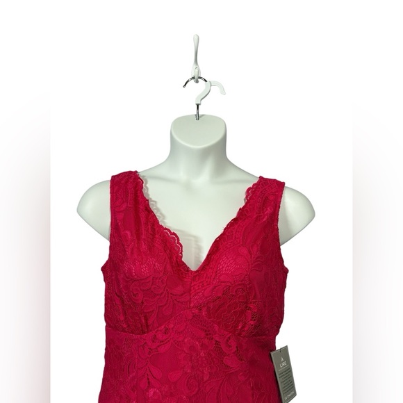 Le Château, Fuchsia Lace Dress, Size Large - Picture 3 of 9